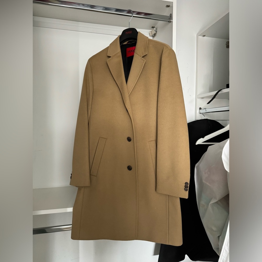 Hugo Boss Wool Coat, M size ( 38 US ), new with tag